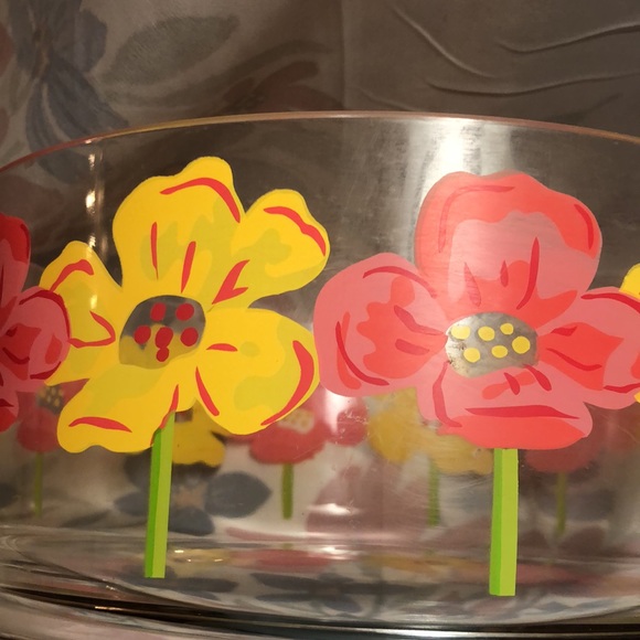 Acrylic Lidded Bowl & 11 pieces of Stainless Silverware (set is missing a spoon) - Picture 4 of 13